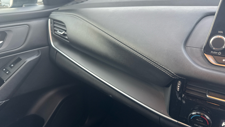 Nissan Qashqai 1.3 DiG-T MH Acenta Premium 5dr Petrol Hatchback